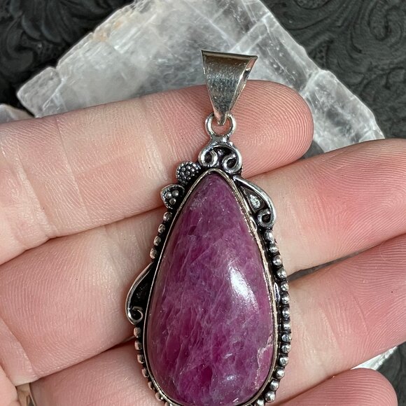 Natural Sparkly Ruby Pendant Stone Crystal Jewelry - Picture 3 of 10